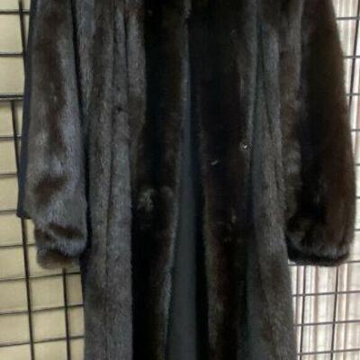 https://www.ebay.com/itm/124838514246	CF9200 Black Mink Full Length Coat by Blackblama UShip or Local Pickup
