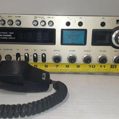 https://www.ebay.com/itm/114918127626	LP8014 Montgomery Ward 702 Transceiver Radio Gen702A w/ Dynamic Mic NOT TESTED

