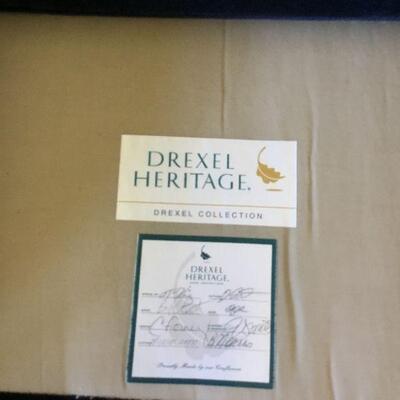 Sofa Drexel Heritage label,