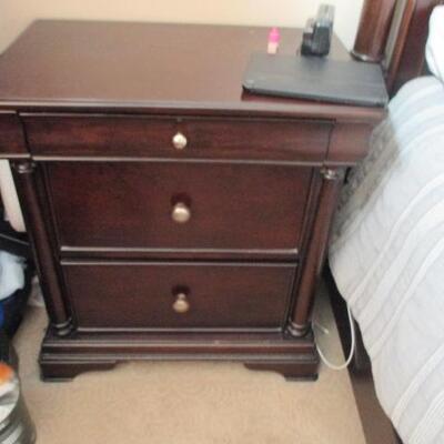 Ethan Allen Queen Bedroom Suite 