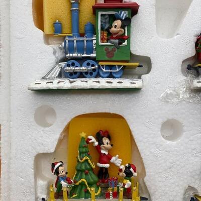 Danbury Mint Mickey's Xmas Train New In Box - $60