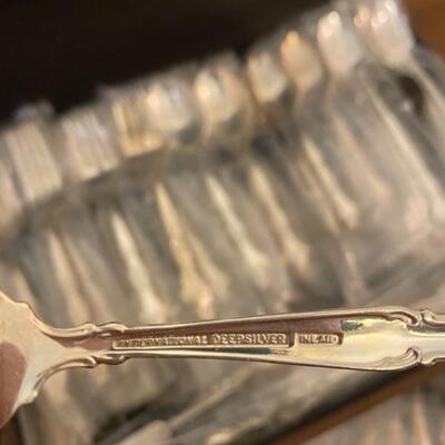 92PC International DeepSilver Plate 'Wakefield' Flatware W/AMC Case - $120