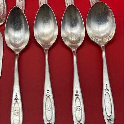 26PC Oneida Community Silverplate 1917 "Adam" Flatware Lot - $30