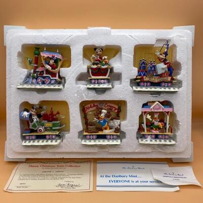 Danbury Mint Minnie's Merry Railroad Christmas Train New In Box - $60