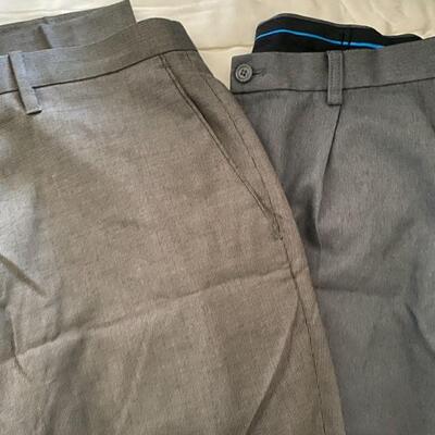 4PC Men's Dress Pants Used Dockers, Haggar & Axist Sizes 36x32 - $30