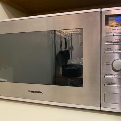 Panasonic NN-SD681S The Genius Sensor 1200W Microwave - $70