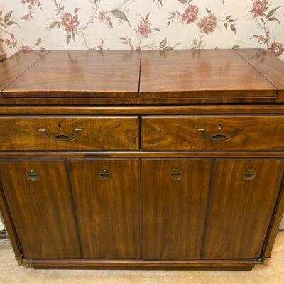 Vintage Drexel Accolade Console Serving Bar Cabinet - 33"H x 40"W x 19"D - $400