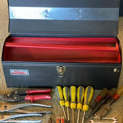 60PC Tool Starter Kit W/Master Mechanic Hip Roof Tool Box - $40