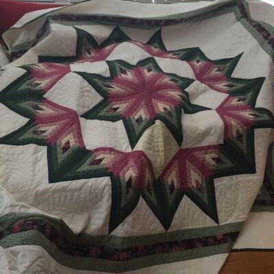 Diamond Log Cabin Star King Sized Quilt, Hand-Quilted circle feather pattern, excellent condition
