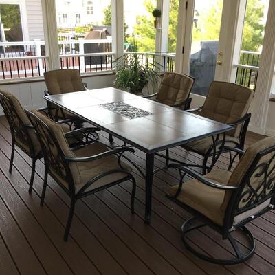 DETAIL - Outdoor Dining Patio
