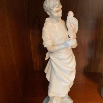 Lladro â€œDoctorâ€ with Newborn  Baby