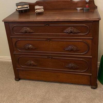 Antique Oak Hand Carved Handle 4 Drawer Dresser. 38â€ H 40â€W