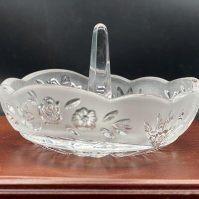 Oneida Crystal Ring Holder