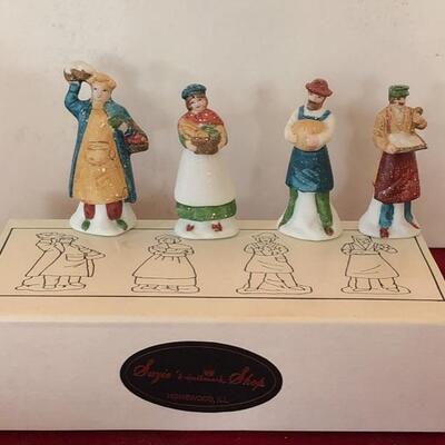 Department 56 Heritage Village People
