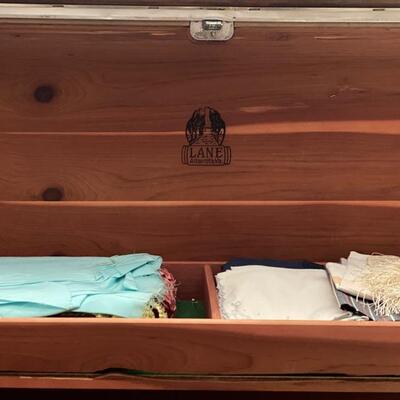 Lane Vista Cedar Chest - 22"H x 47"W x 19.5"D - $75