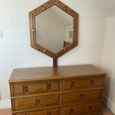 Thomasville 6-Drawer Dresser W/Hexagon Mirror - 72"H x 52"W x 21"D - $180