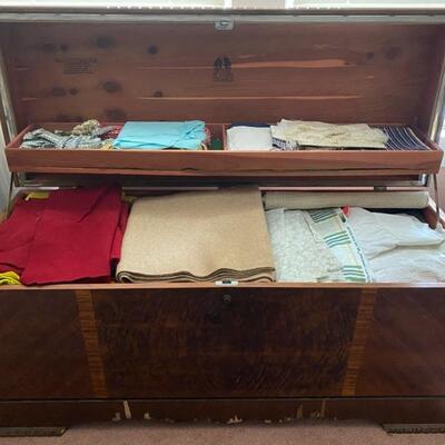 Lane Vista Cedar Chest - 22"H x 47"W x 19.5"D - $75