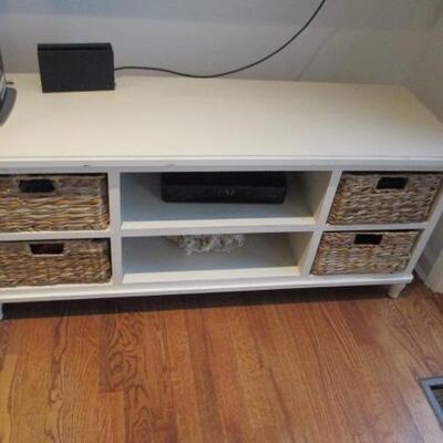Safavieh Rooney Solid Entertainment Unit with 4 Wicker Baskets 