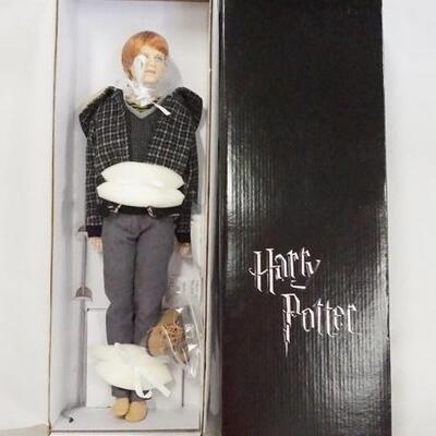 1096	TONNER HARRY POTTER DEATHLY HALLOWS RON WEASLEY DOLL. NEW IN BOX! 17 IN H 
