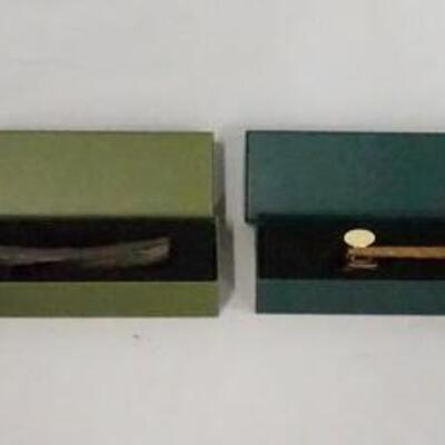 1123	LOT OF TWO THE NOBLE COLLECTION HARRY POTTER WAND REPLICAS, LOT INCLUDES SEAMUS FINNIGAN & GRINDEWALD W/ ORIGINAL BOXES. 
