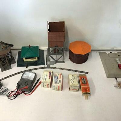 https://www.ebay.com/itm/124835396011	OR8019 LOT OF TRAIN SET ACCESSORIES 12 PIECES, UNTESTED
