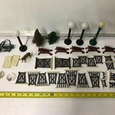 https://www.ebay.com/itm/124835396036	OR8038 LOT OF VINTAGE TRAIN VILLAGE (30+) PIECES