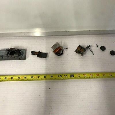 https://www.ebay.com/itm/114918154941	OR8036 LOT OF VINTAGE TRAIN PARTS