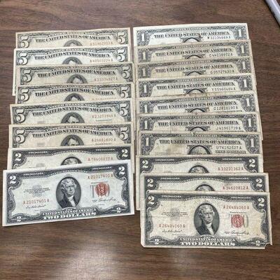 https://www.ebay.com/itm/124856684254	LRM4056 - 7 One's - 5 Two's - 6 Fives US Notes