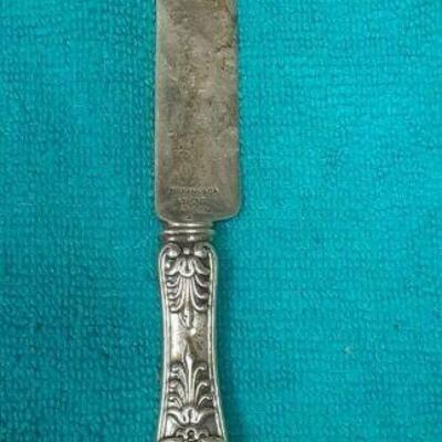 https://www.ebay.com/itm/124815126186	ME3010 USED TIFFANY & CO. STERLING SILVER BUTTER KNIFE ENGLISH KING PATTERN

