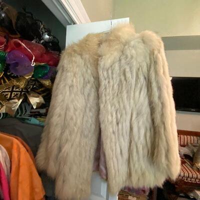 https://www.ebay.com/itm/114895882607	EL6009 Vintage Fur Coat
