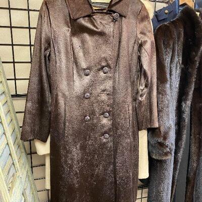 https://www.ebay.com/itm/114777599842	oR9000 John Baldwin Vintage Fur Full Length Coat Beaver? UShip or Local Pickup
