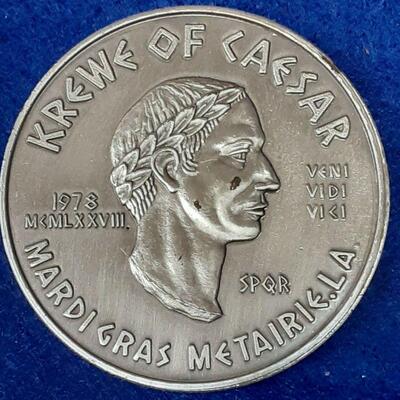 https://www.ebay.com/itm/124857819837	HC3066 RARE KREWE OF CAESAR 1980 MARDI-GRAS OX SILVER CORONATION BALL DOUBLOON
