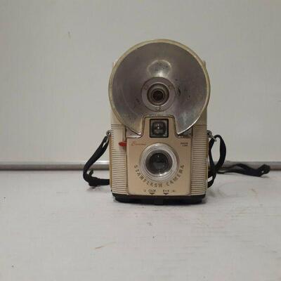 https://www.ebay.com/itm/114940657445	DS8004 : Kodak Brownie Starflash Camera 
