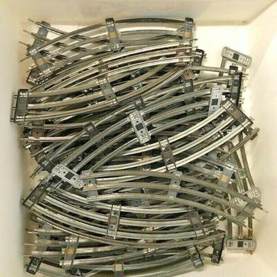 https://www.ebay.com/itm/124815126159	OR8003 LOT OF VINTAGE METAL TRAIN TRACKS