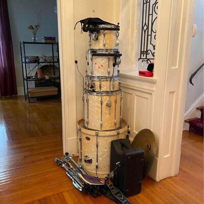 https://www.ebay.com/itm/124835818115	SC6004: Drum Set