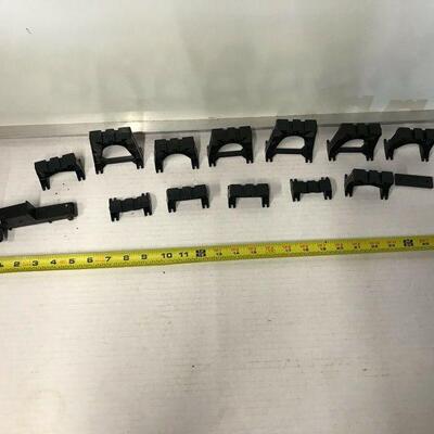 https://www.ebay.com/itm/114918154954	OR8031 LOT OF VINTAGE LIONEL TRAIN PARTS, UNTESTED AND METAL TIN BOX