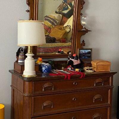 https://www.ebay.com/itm/124815380586	ME6034: Rococo Dresser with Mirrror
