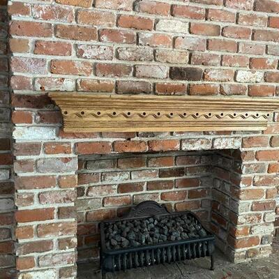 https://www.ebay.com/itm/114940657441	GR7004 1900s New Orleans Wood Fireplace Mantel from St Charles Ave Local Pickup
