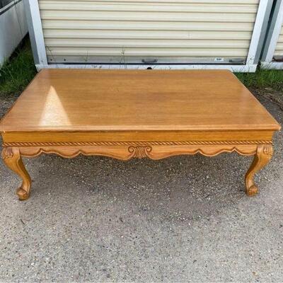 https://www.ebay.com/itm/124847158336	GE6002 - Vintage Oak Coffee Table $95