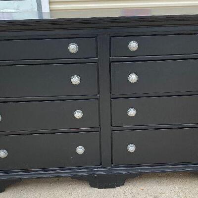 https://www.ebay.com/itm/114940657424	LRM4037 : Black Modern Chest of 8 Drawers / Dresser - Local Pickup
