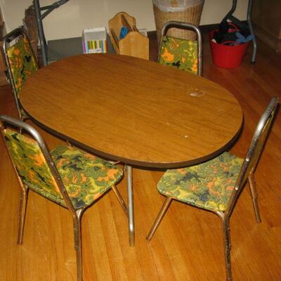 VINTAGE CHILDS MCM TABLE AND CHAIR SET                       
            BUY IT NOW $ 65.00