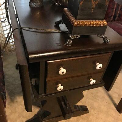 Early American Drop Leaf End Table