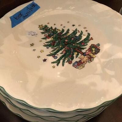 Nikko Christmas Plates and Bowls