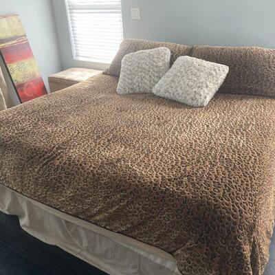 King size (NOT CA king, just regular King) bed, only two years old hardly used in great condtion