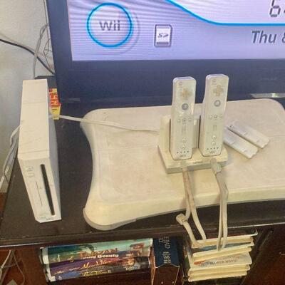 Wii system complete gaming system works great