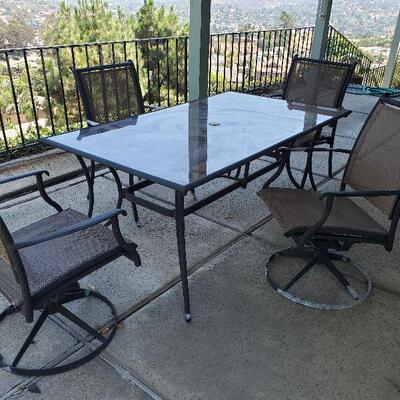 Outdoor Furniture--Table and 6 chairs

