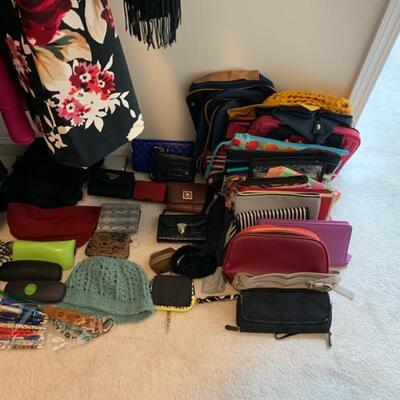 women's clothes, small sizes, Guess bags, coats, shoes 6.5M, wallets, belts