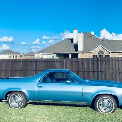 Vintage, 1977 El Camino
Nice straight Driver NEW PAINT NEW INTERIOR SWIVEL BUCKET SEATS AND A CONSOLE WITH FLOOR SHIFTER ALL ORIGINAL CAR...