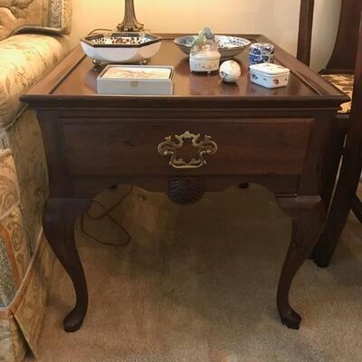 Queen Anne end table with drawer $85
22 X 28 X 22