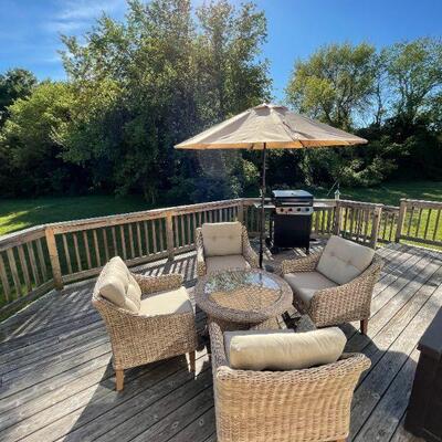 Beautiful Wicker Patio Set w/ 4 chairs-  Sunbrella material